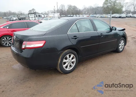 2011 Toyota Camry Le z USA, uszkodzony, nr VIN 4T1BF3EK7BU163884